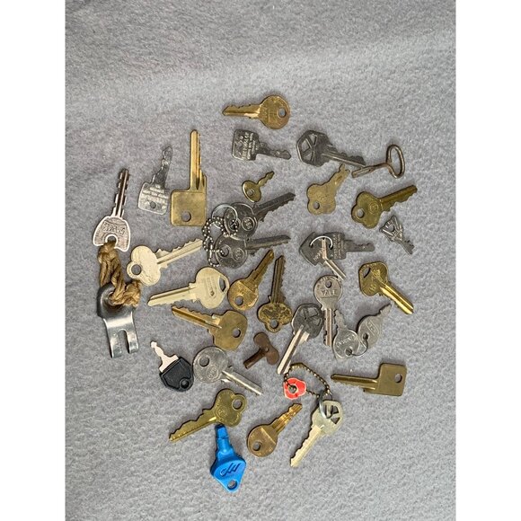 Vintage 32 Key Collection for Crafts & Decor - Picture 13 of 13